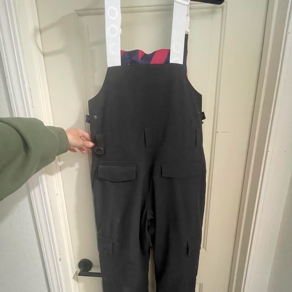 OOSC black bibs - Picture 4 of 4